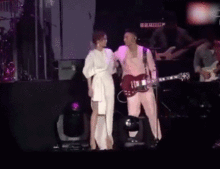 娱乐吃瓜杨丞琳李荣浩,娱乐圈吃瓜群众热议!